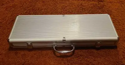 Striped Dice Poker Chips 500 chips W/ Alum case Includes 500 Capacity Aluminum Case, cards dice & de...