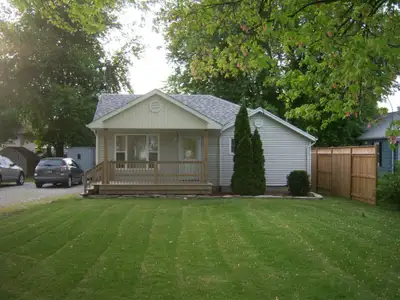 Mitchells Bay cottage for rent, View more