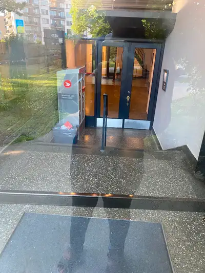 Lease transfer -  6325 avenue Somerled, Montreal, QC