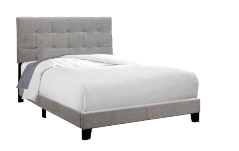 Queen mattress set. Mattress, Bed frame and Box spring included. Beds