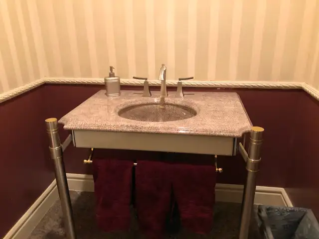 Kohler 2- legged sink in Plumbing, Sinks, Toilets & Showers in City of Toronto - Image 3