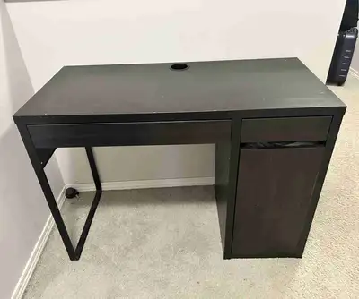 Desk is in pretty good shape, no cracks or broken parts! Slight dot scratches on the top, other than...