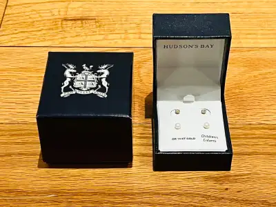 Hudson’s Bay 14 KT / 14K Gold Children’s Kids Earring Set - White Pearl & CZ BRAND NEW CONDITION. (N...