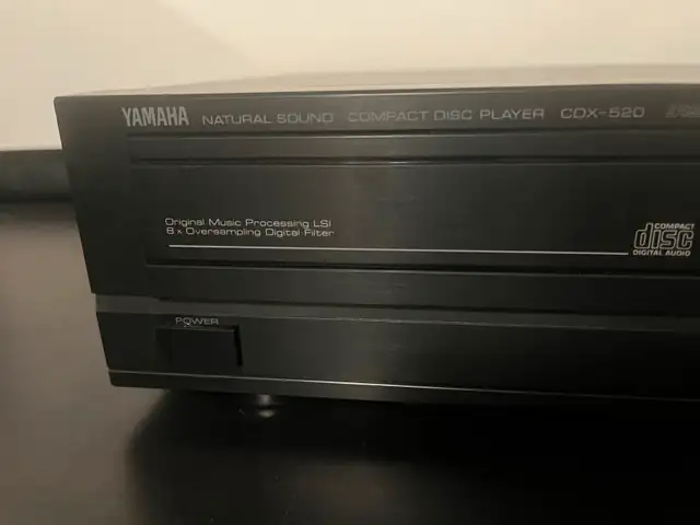 Yamaha CDX-520 CD player in Stereo Systems & Home Theatre in Gatineau - Image 3