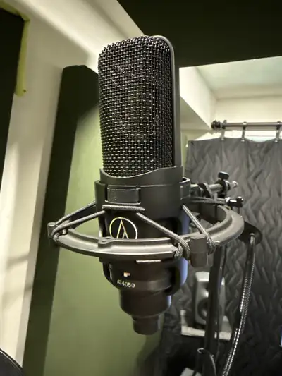 Purchased this less than a year ago, used it occasionally as I have multiple mics and find this isn’...