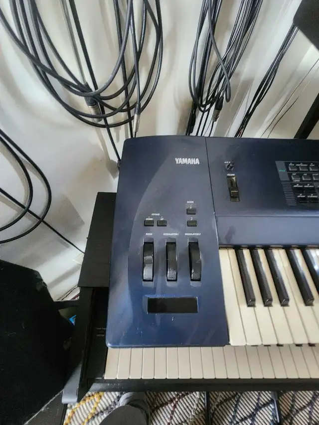yamaha ex5 for trade in Pianos & Keyboards in City of Montréal - Image 4