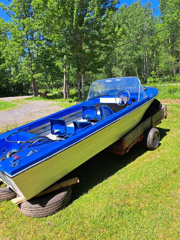 14 Foot Fibreglass Boat Powerboats & Motorboats Annapolis Valley