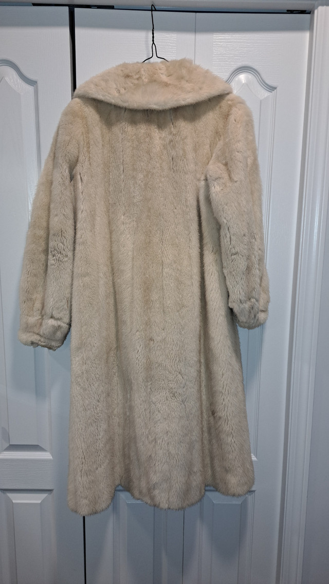Genuine Mink Fur Coat in Women's - Tops & Outerwear in Strathcona County - Image 3