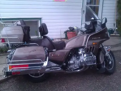 1984 Honda Goldwing Aspencade. 153162 km. Great bike...Added a alternator 15 years ago...no issues....