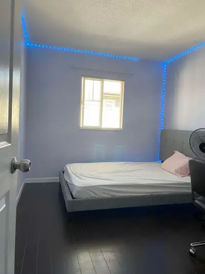 ROOM FOR RENT IN NEW WEST., THE BUS STOP NO 410 & 104 IN FRONT