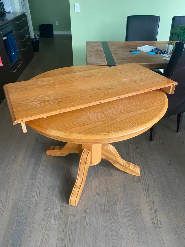 Wooden Table in Dining Tables & Sets in City of Toronto - Image 3
