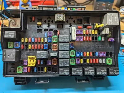 2011 Dodge Caravan, Town and Country, VW Routan and Toureg Fuse Box/ TIPM. Repaired, Reset and teste...