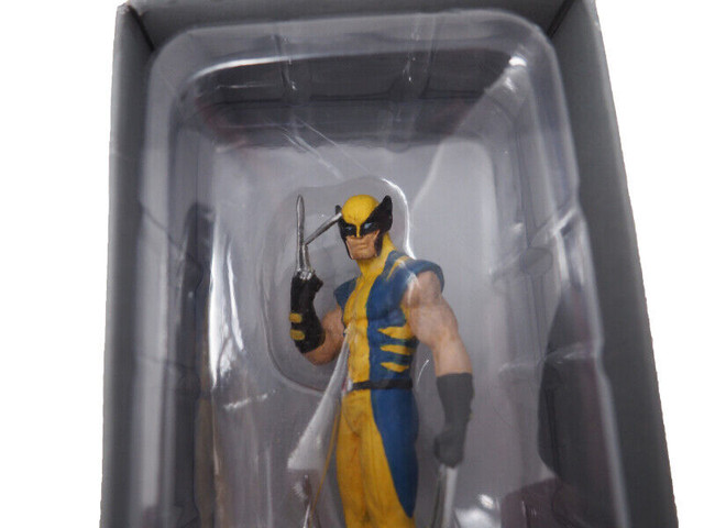Eaglemoss DC Comics Wolverine Action Figure w Magazine in Arts & Collectibles in St. Albert - Image 2