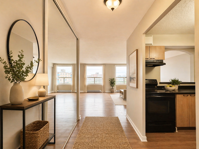 SPACIOUS 2-BEDROOM CONDOMINIUM WITH MODERN STYLE AND COMFORT Text or Call to View: (647) 249-2260 St...