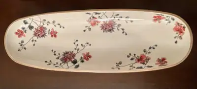 AN HIGH END DESIGNER BRAND NEW  SERVING DISH BY '' VILLEROY & BO, View more