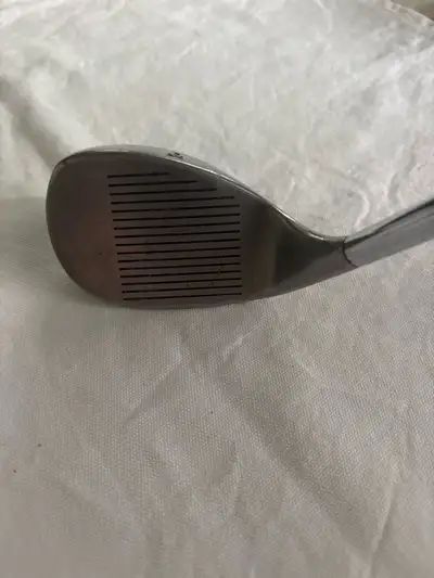 RH Spaulding Executive XE Sand Wedge Grip is great condition Please see other ads for more deals If...