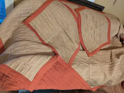 RAYMOND WAITES,QUEEN (86")Quilt & 2 Shams, View more