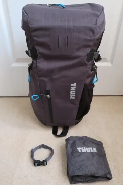 THULE PERSPEKTIV DSLR CAMERA BACKPACK BAG EXCELLENT Condition ***Only defect is, Thule logo on the f...