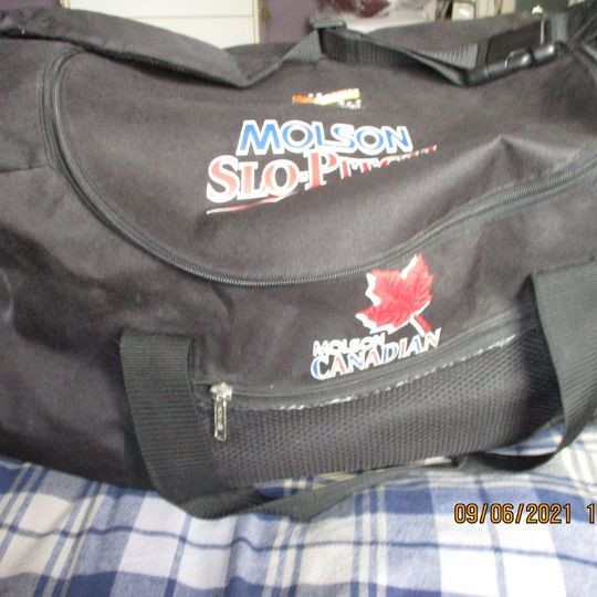 SPORTS AND SKATE BAGS PRICE FIRM CASH ONLY KELLIGREWS  PIC UP in Hockey in St. John's