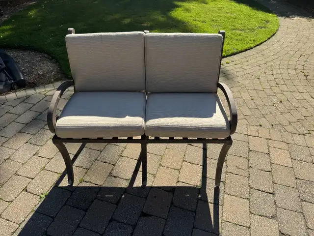 Outdoor Bench plus two Chair Set in Patio & Garden Furniture in Mississauga / Peel Region - Image 2