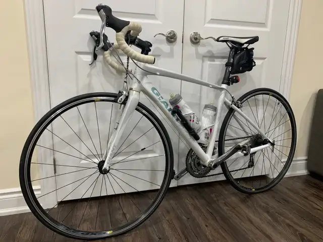 Giant Avail 3 Bicycle – Size Small in Road in Mississauga / Peel Region - Image 5