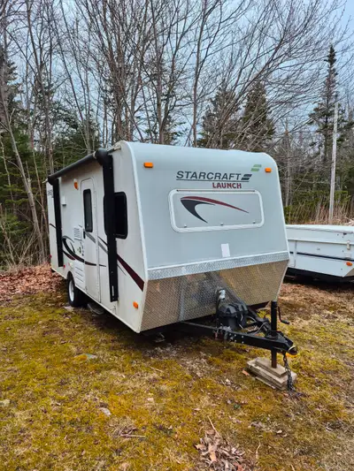 2014 Starcraft Launch 18BH for sale. This unit is in excellent shape and ready to for camping this y...
