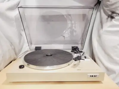 Vintage AKAI Turntable Model AP-B21  AUTO RETURN, View more