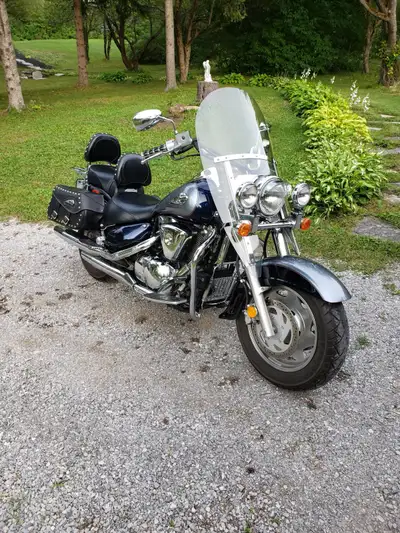 - Well maintained 2004 Suzuki Intruder VL1500 LC - Long distance cruiser with plenty of comfort and...