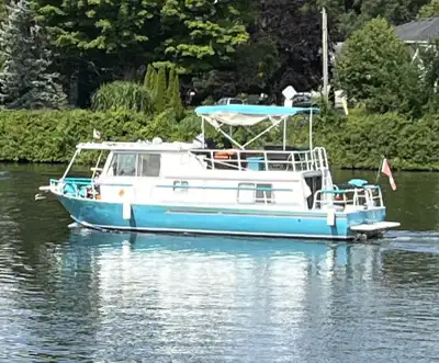 This is a true Alcan 370 with hull and superstructure entirely of welded aluminum. It will neither r...