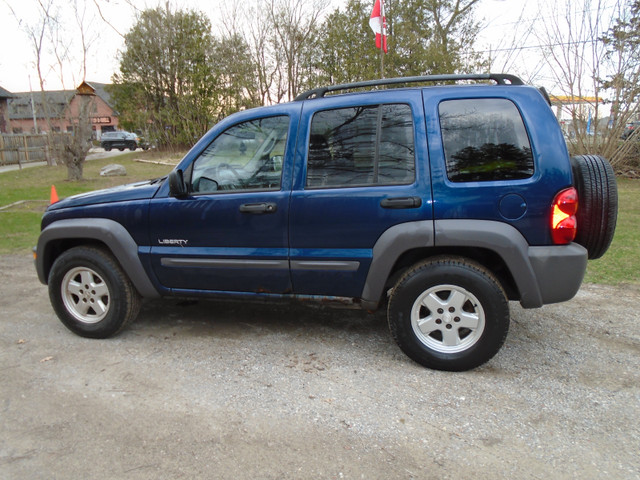 2004 Jeep Liberty in Cars & Trucks in Oshawa / Durham Region - Image 2