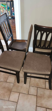 4 Dinette Chairs