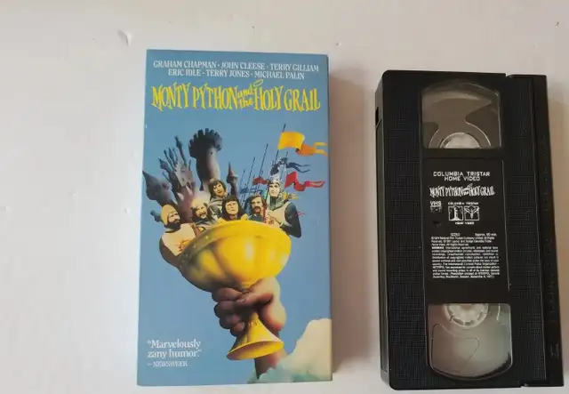 VHS Monty Python And The Holy Grail 9/10 $19 in CDs, DVDs & Blu-ray in City of Montréal - Image 2