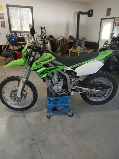 2009 Kawasaki KLX250S Two sets of tires, street and dirt. Some extra parts and manual included. Good...