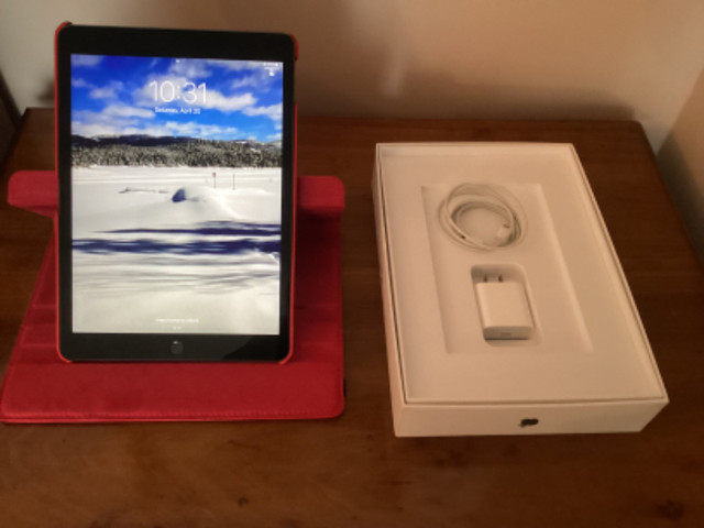 iPad 9 th generation, case & charger. Excellent condition in iPad & Tablet Accessories in Corner Brook - Image 2
