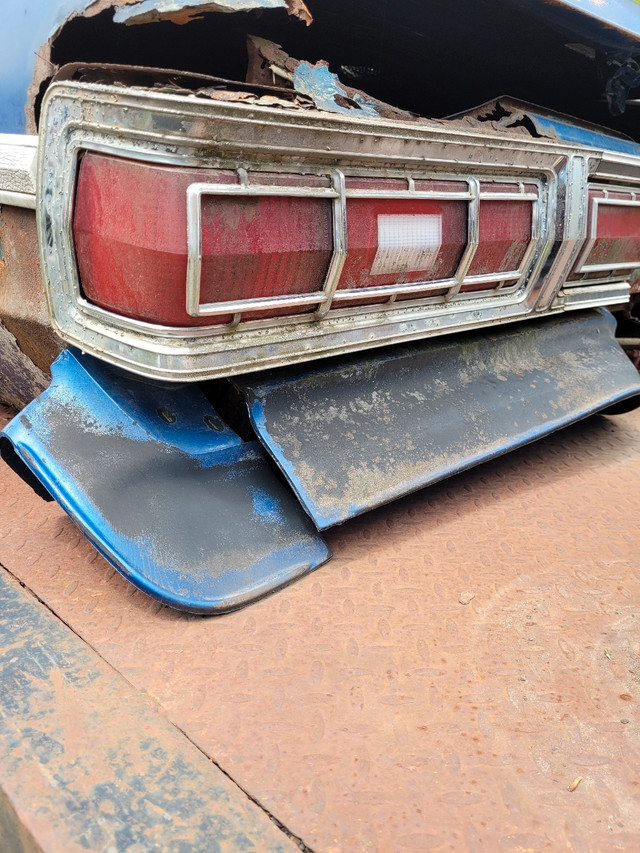Ford Torino Elite parts  in Auto Body Parts in Oakville / Halton Region - Image 2