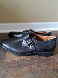 Brand new Mens Clarks shoes size 9. $50
