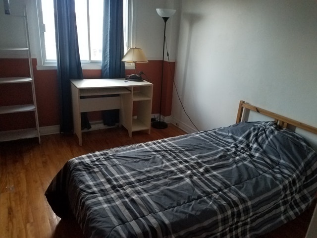 Chambre a louer pres place versaille — photo 2