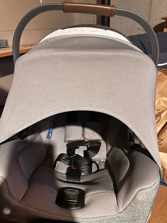 Nuna Pipa RX car seat with base in Strollers, Carriers & Car Seats in Oakville / Halton Region - Image 3