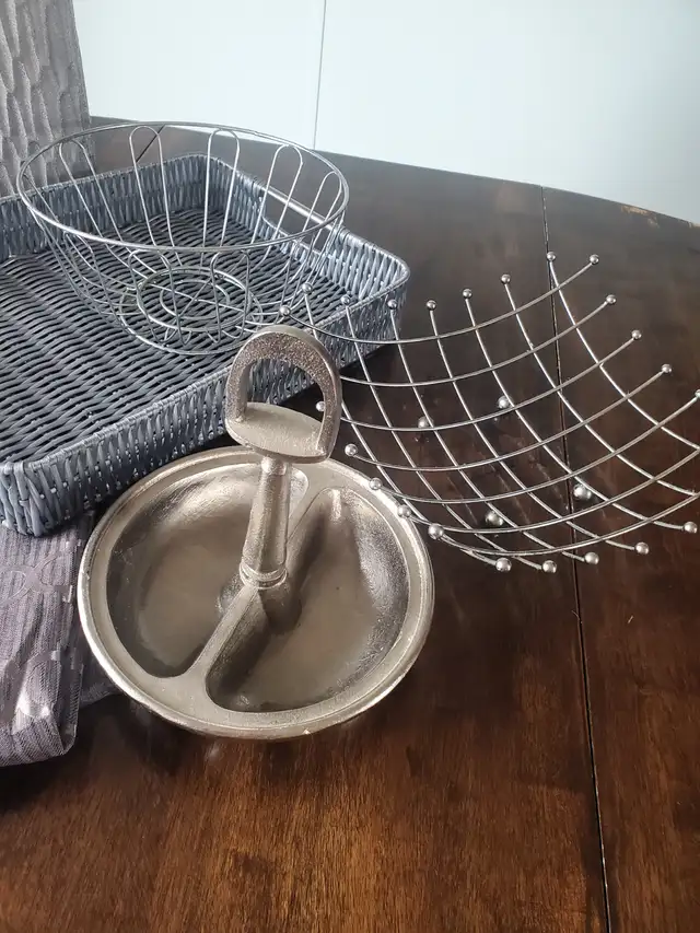 Silver themed decor/ kitchen /tablecloth in Home Décor & Accents in Grande Prairie - Image 3