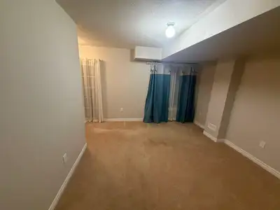 Property Type: Townhouse Rental Style: Individual tenants (separate rooms) ️ Available Units • 4 pri...