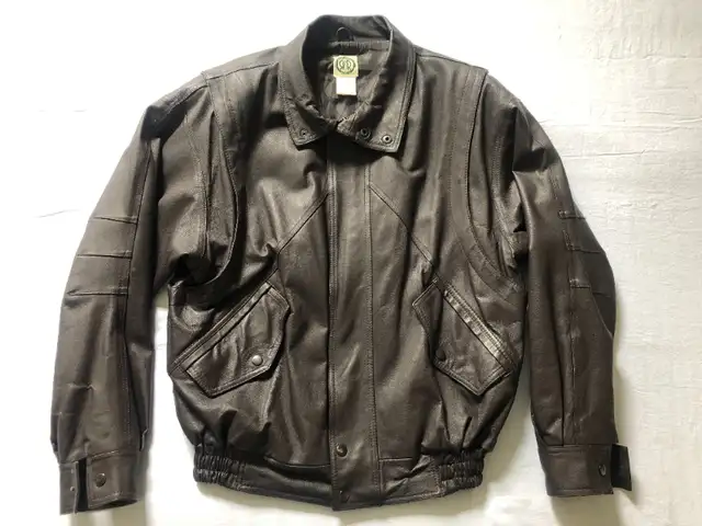 MENS  VINTAGE  LEATHER  BOMBER JACKET in Men's in Kitchener / Waterloo - Image 2