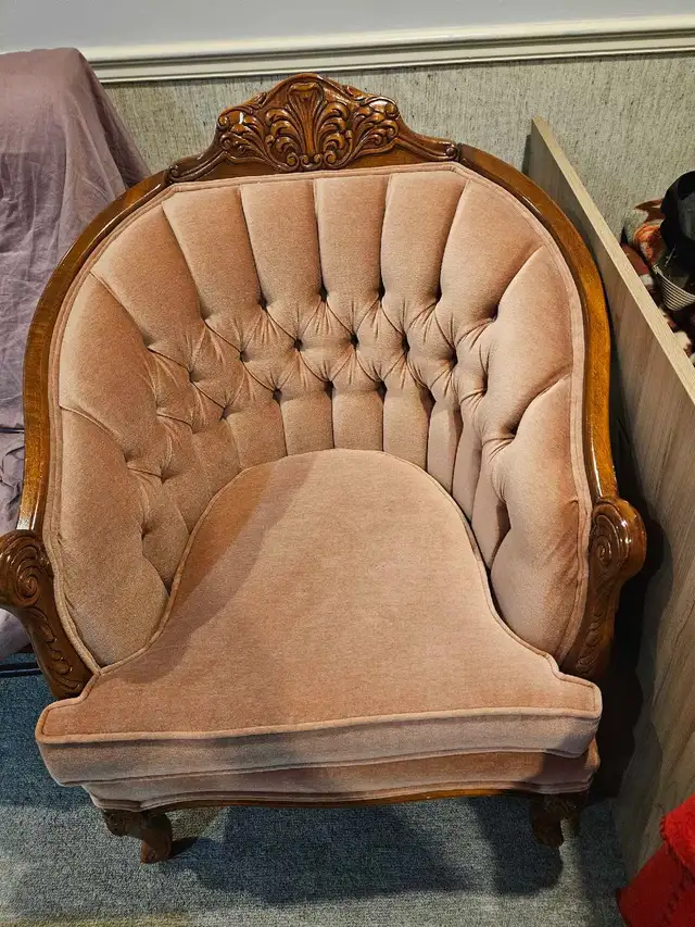 Antique 3 piece couch set in Couches & Futons in Mississauga / Peel Region - Image 4