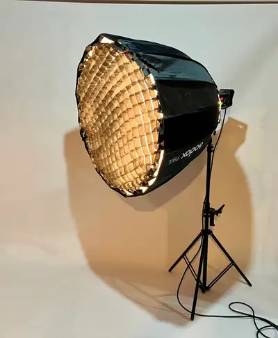 GODOX 90cm/36 In PARABOLIC SOFTBOX w/ GRID BOWENS MOUNT MINT, View more