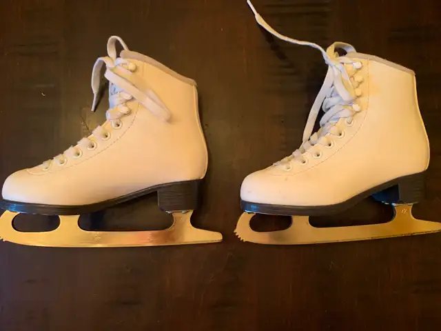 Cameo Figure Skates – Youth Size 13J – $30 in Skates & Blades in Calgary - Image 3