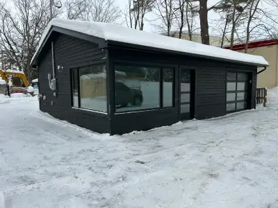 High visibility location in Bala (beside arena/community center). Ideal for retail/trades office/sho...