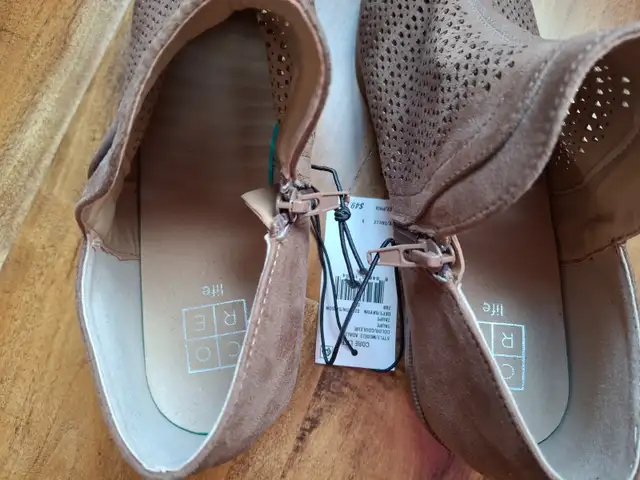 Ladies New Size 9 Shoes in Women's - Shoes in Peterborough - Image 5