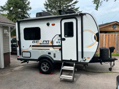 Immaculate Geo Pro 15 TB. Lightweight and loaded with features: King bed or 2 twins. A/C. Power awni...