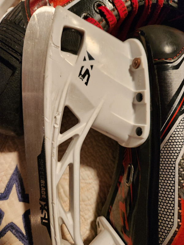 CCM Jetspeed FT460 Men's US 9.5 Hockey Skates in Skates & Blades in City of Toronto - Image 3