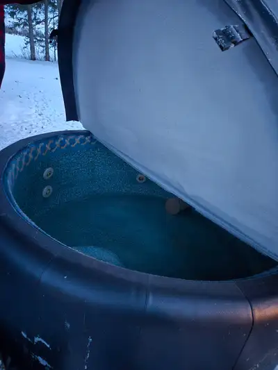 Hot Tub, Made by Softub 4 to 6 person, newer liner, new pump, View more