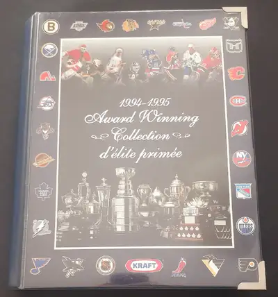 Magnifique livre de collection de cartes de hockey 1994-95 Kraft Winning Collection. Complet et dans...